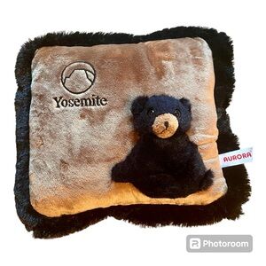 Yosemite 3D Black Bear 12 x 12 pillow by Aurora - black & tan - super soft - EUC